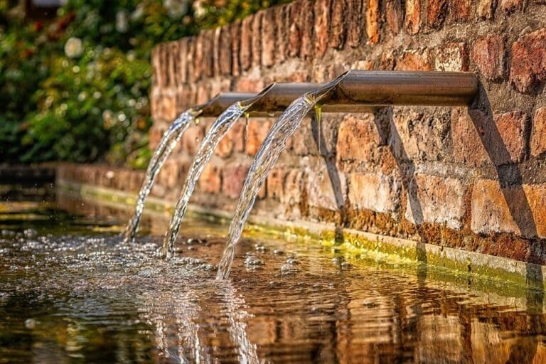 fountain, water, flow-3761513.jpg